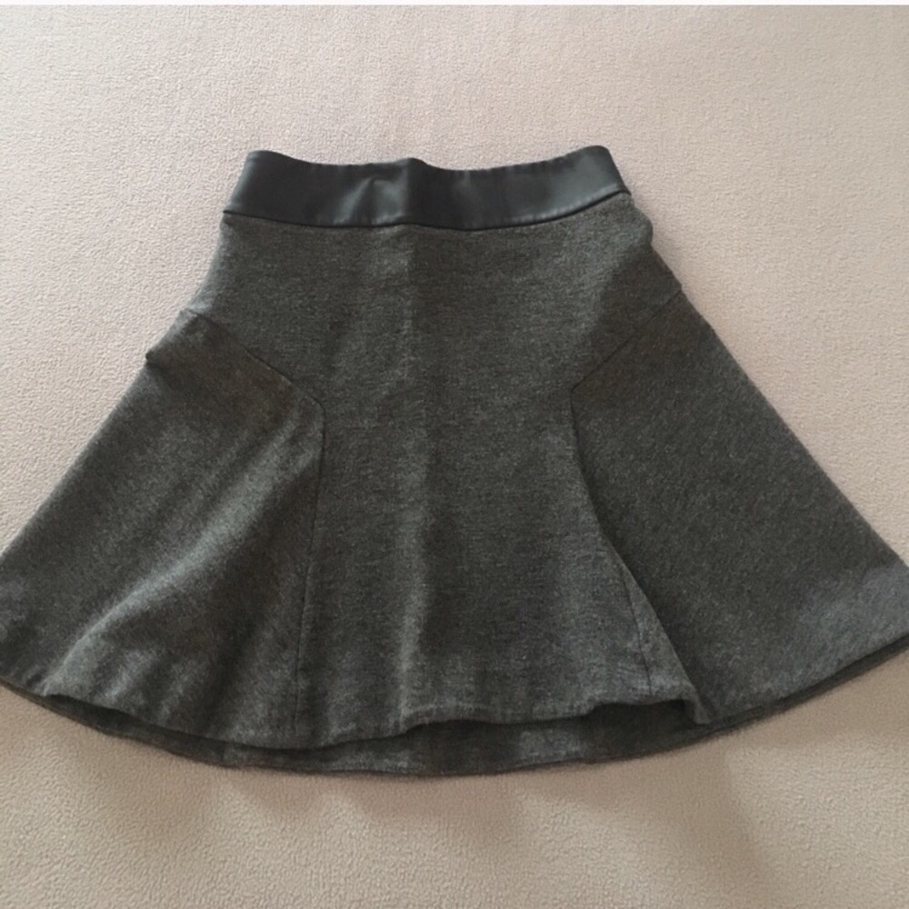 Express leather band skirt